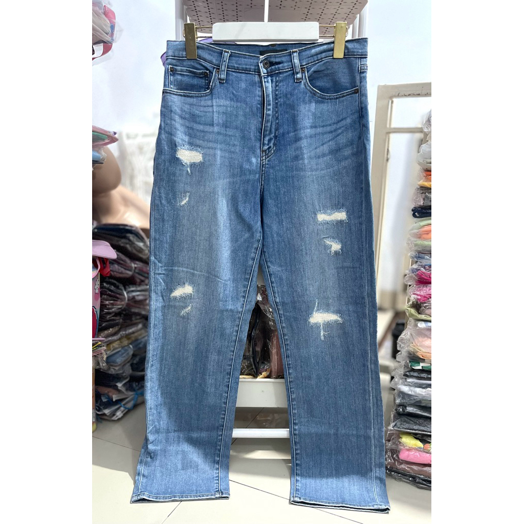 Pi el pribadi jeans uniqlo original counter. kualitas like new. No reject