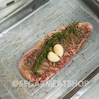 Ready to Cook AUS Grassfed Wagyu Striploin Mb5+ - Steak Marinasi Striploin Grassfed Wagyu Australia 