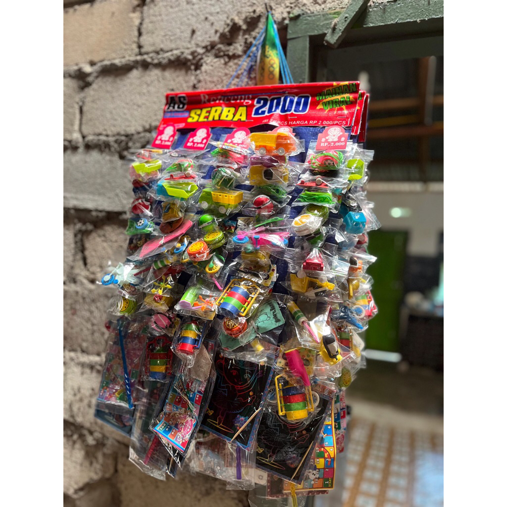 Mainan rentengan serba 2000