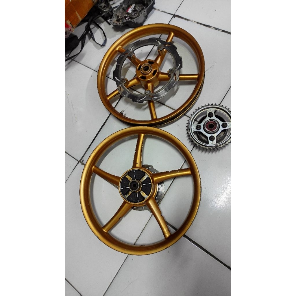 Velg set vrossi sonic 150r bekas