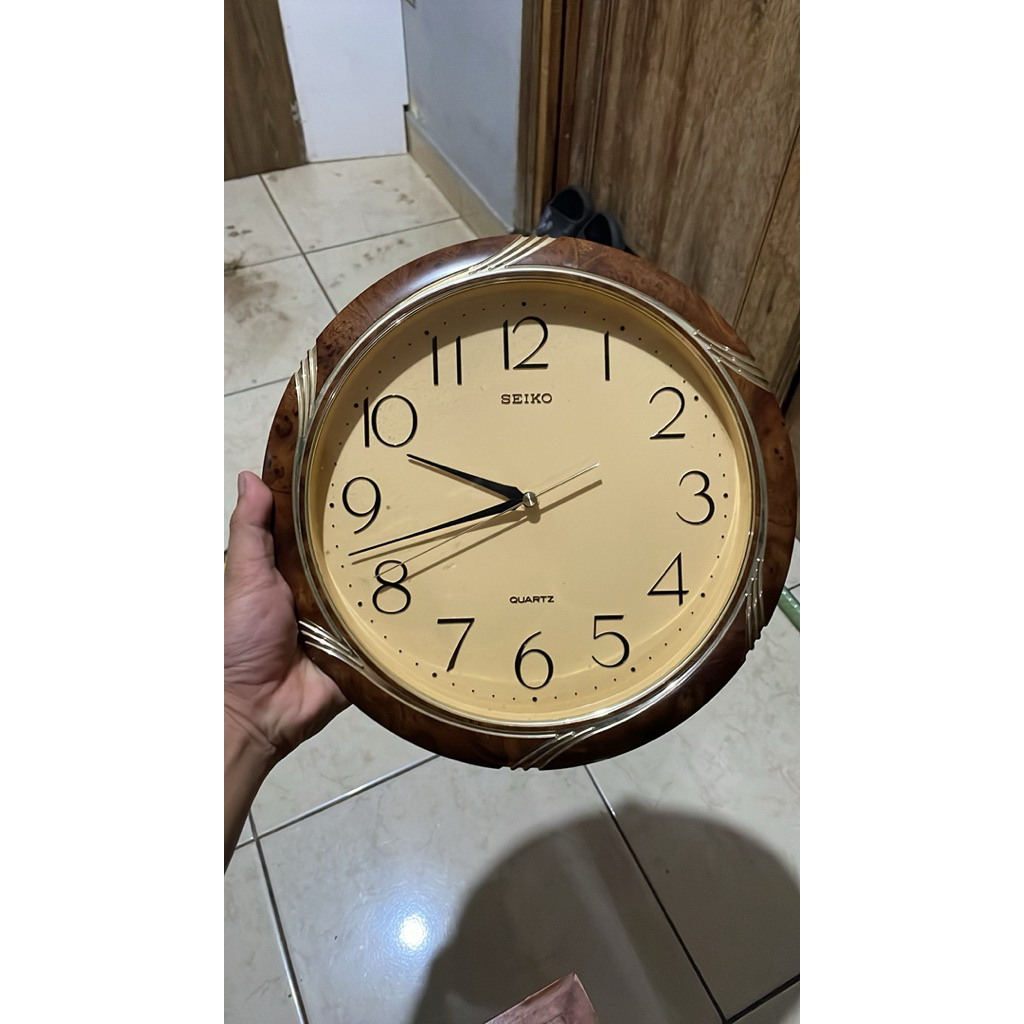 Jam dinding seiko original normal second/bekas jam bukan jam tangan