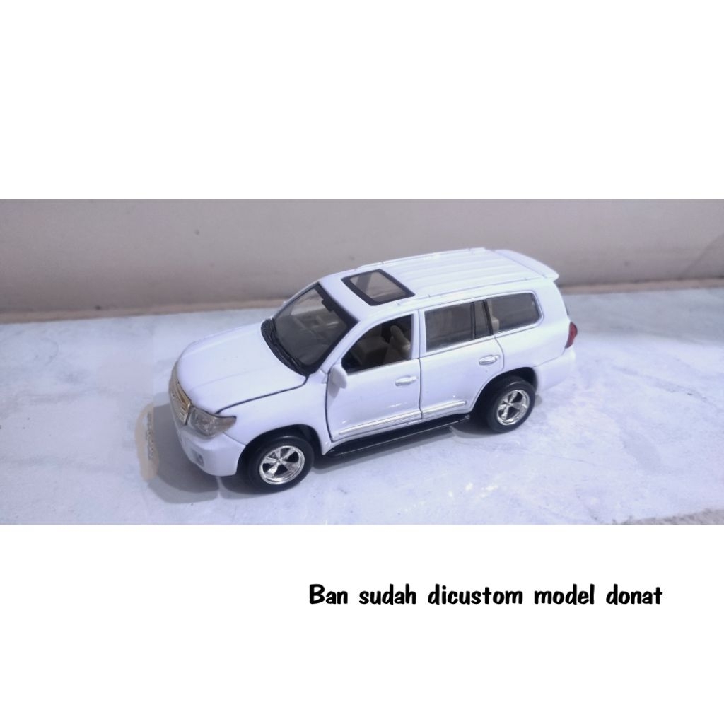 Diecast Toyota Land Cruiser TM Technopark Custom ban donat