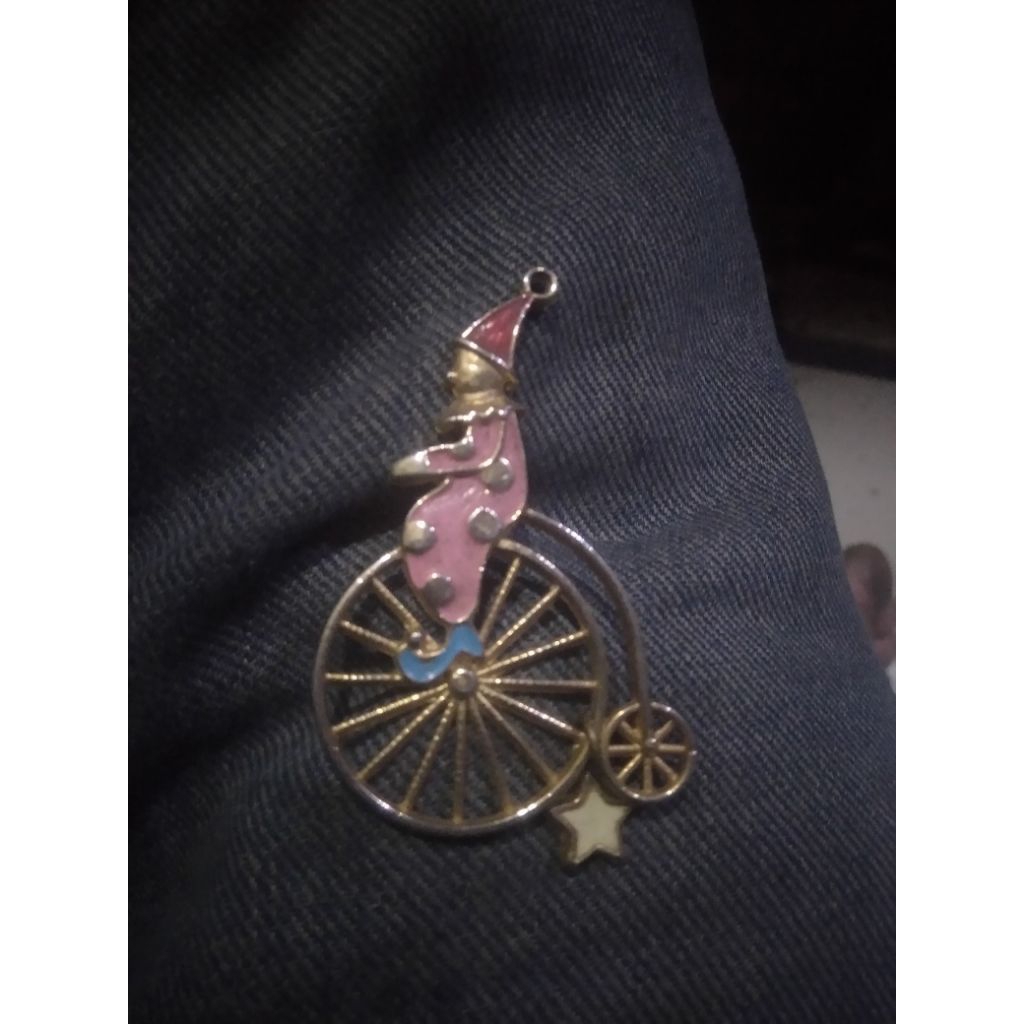 bandul kalung vintage unik "Circus