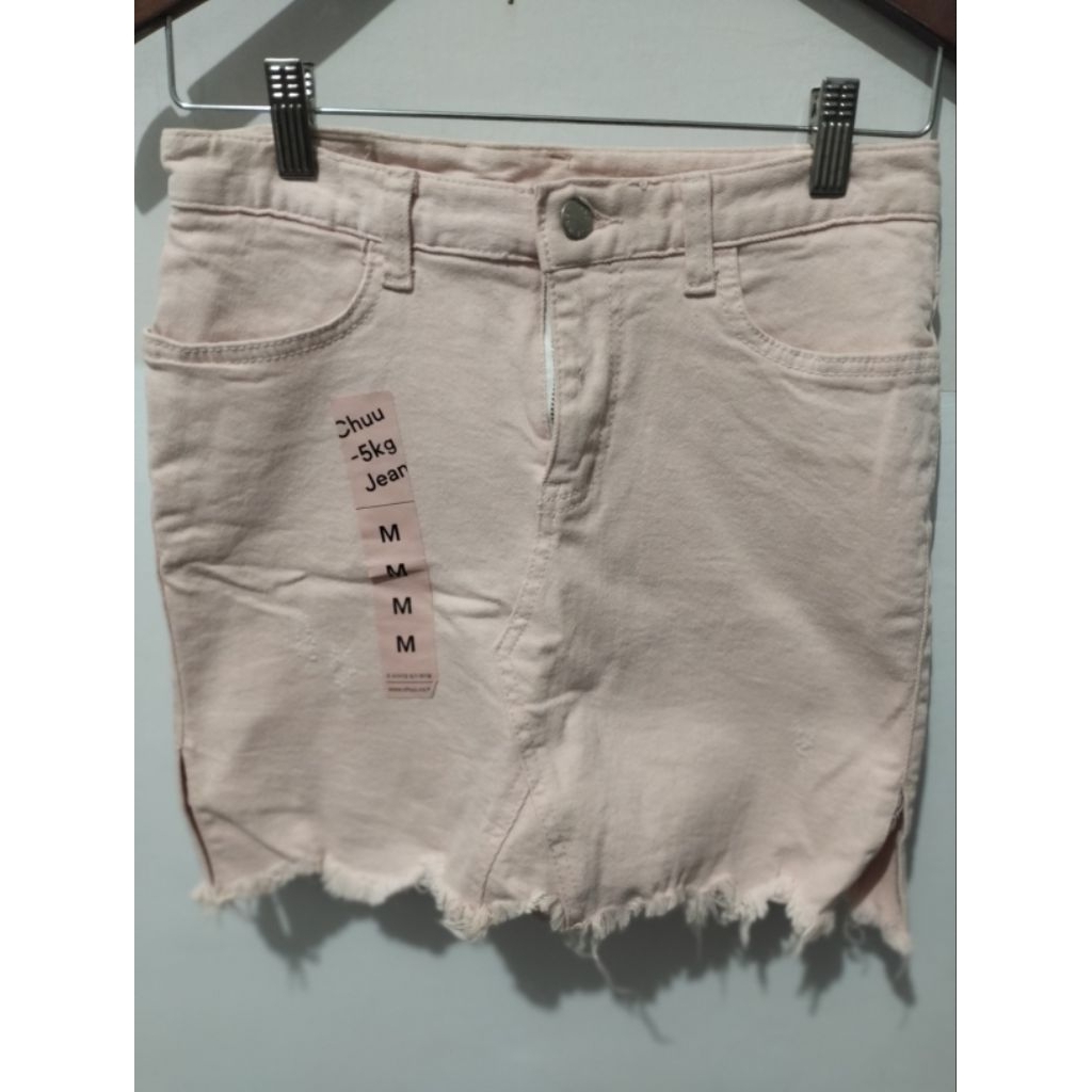 Rok bahan Jean warna pink ,LP 28 inch , Panjang rok 39 cm