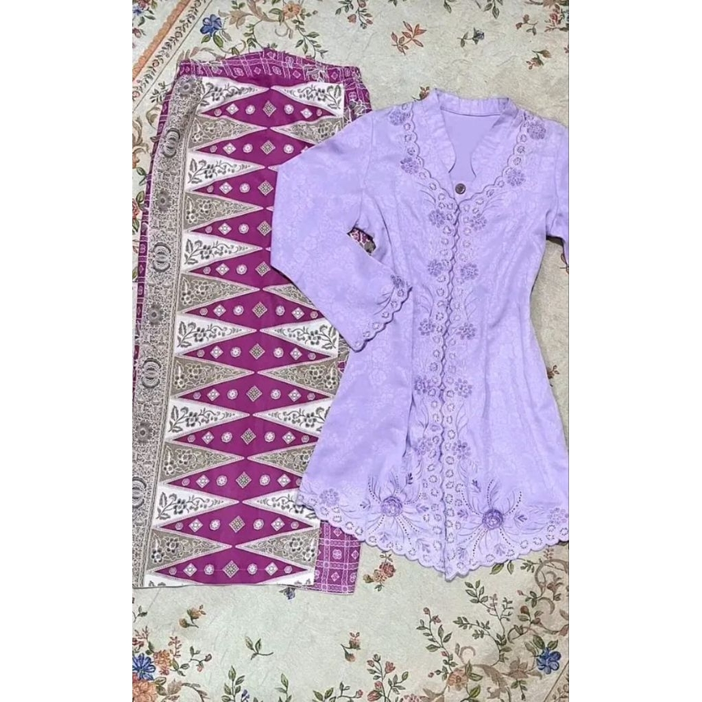 Kebaya Encim Ungu Satu Set