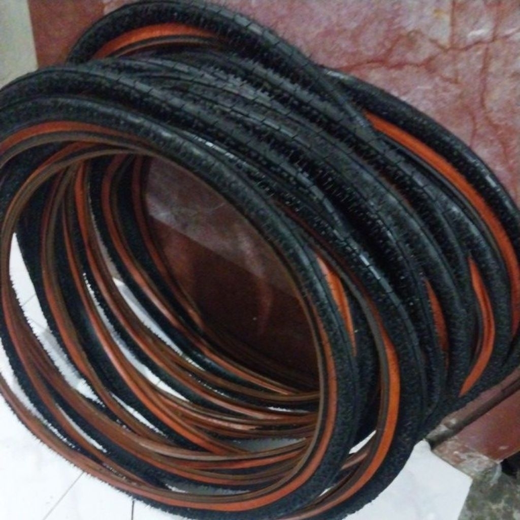BAN UKURAN 26 X 150....SCHWALBE  STOK  LAMA..ORANGE