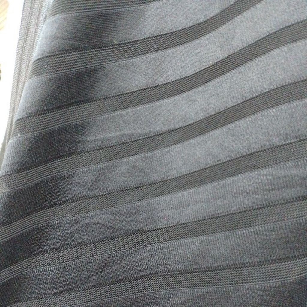 Bahan & Kain Tile Spandek/Tile Streetch salur warna Hitam