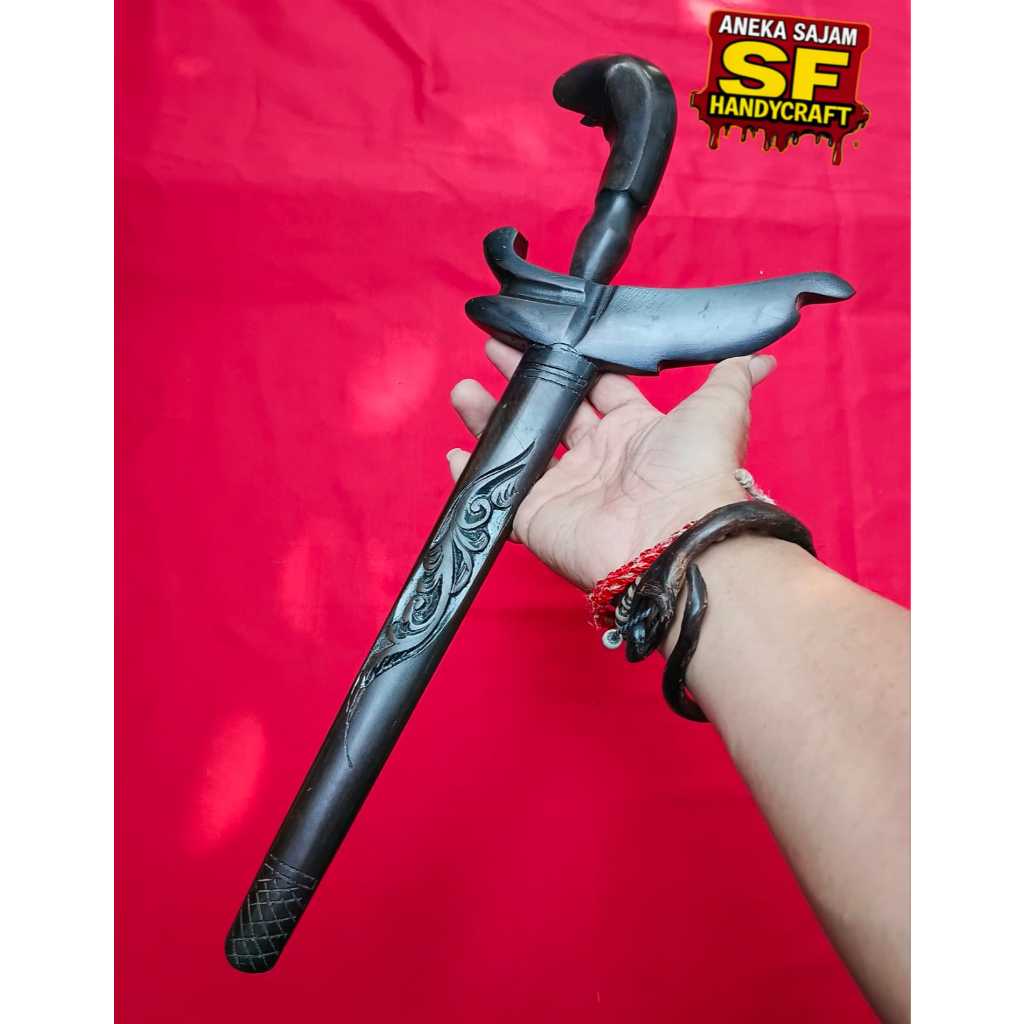 Keris Bilah Kuningan seni rajah kaligrafi.
