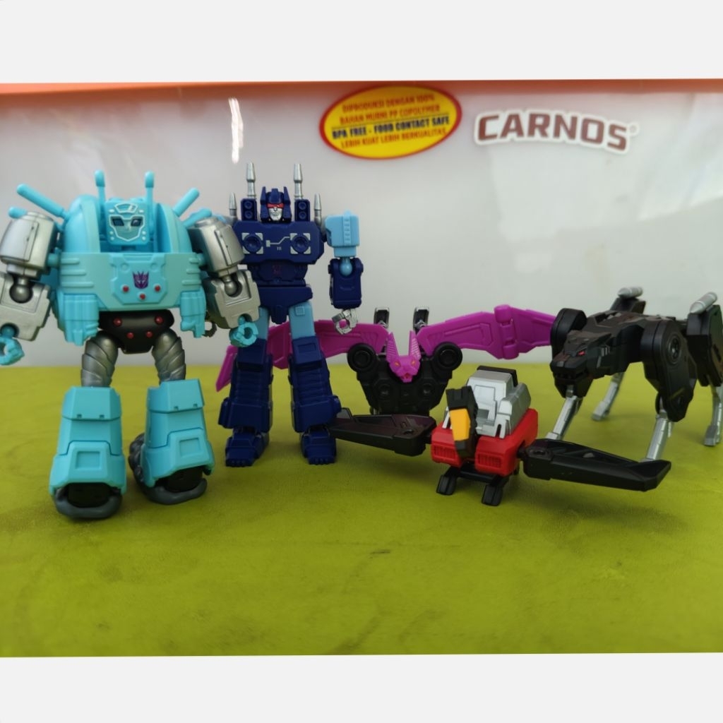 Blokes Transformers Minicon copotan dari seri Action Edition Soundwave & Tarn (Sepaket)