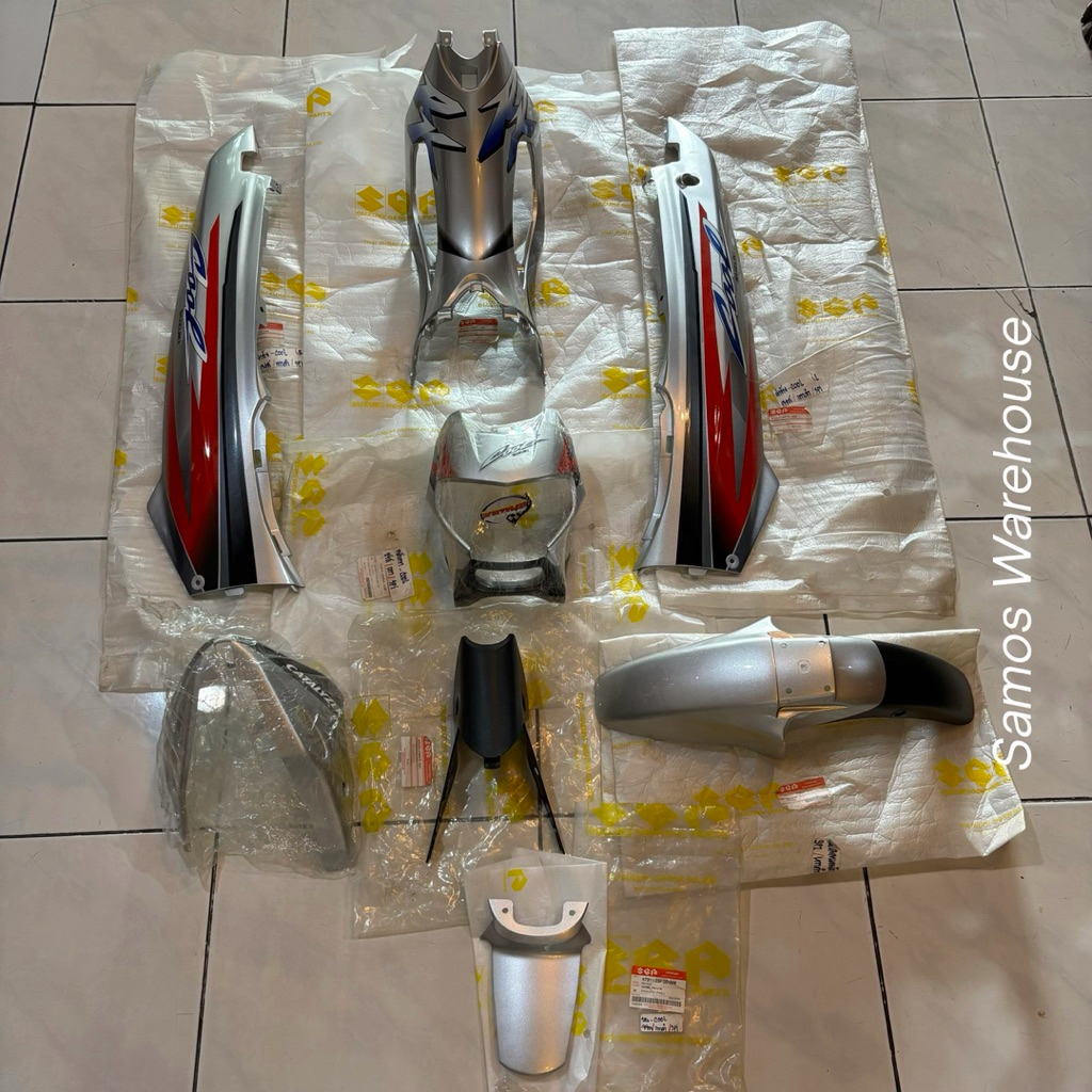 Body Set Suzuki Rk Cool NOS Livery Silver Rare Item