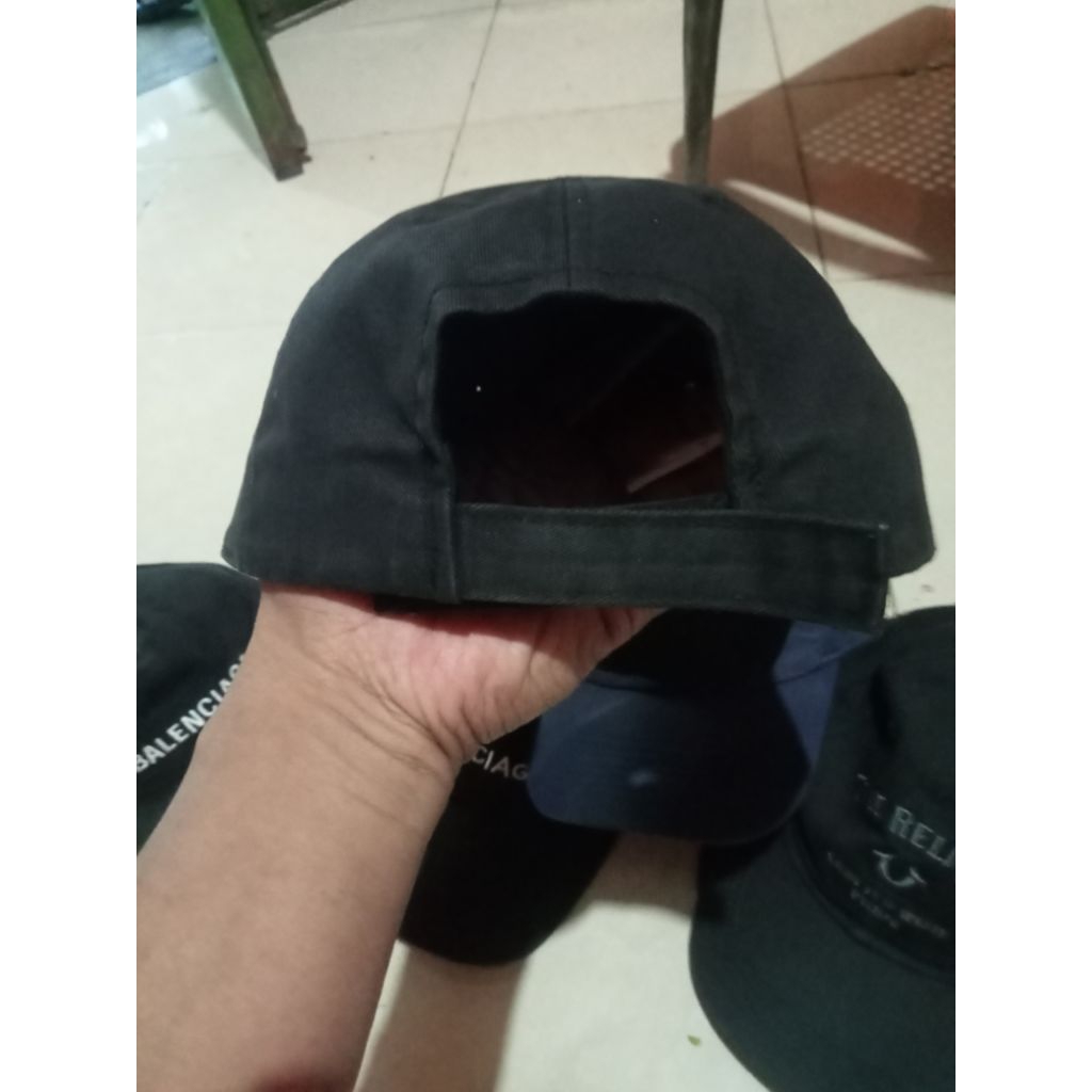 topi balenciaga second ori