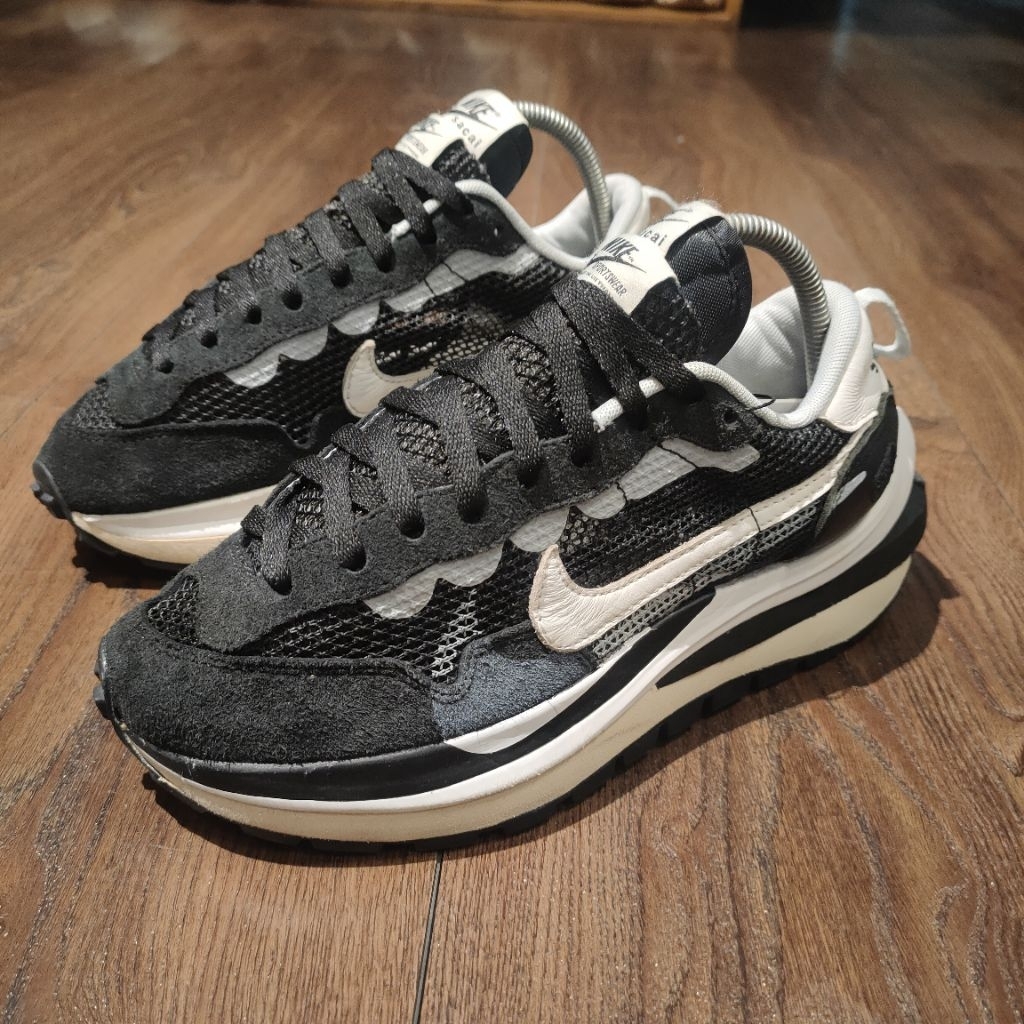 (Preloved) Sepatu Nike Sacai Size 40