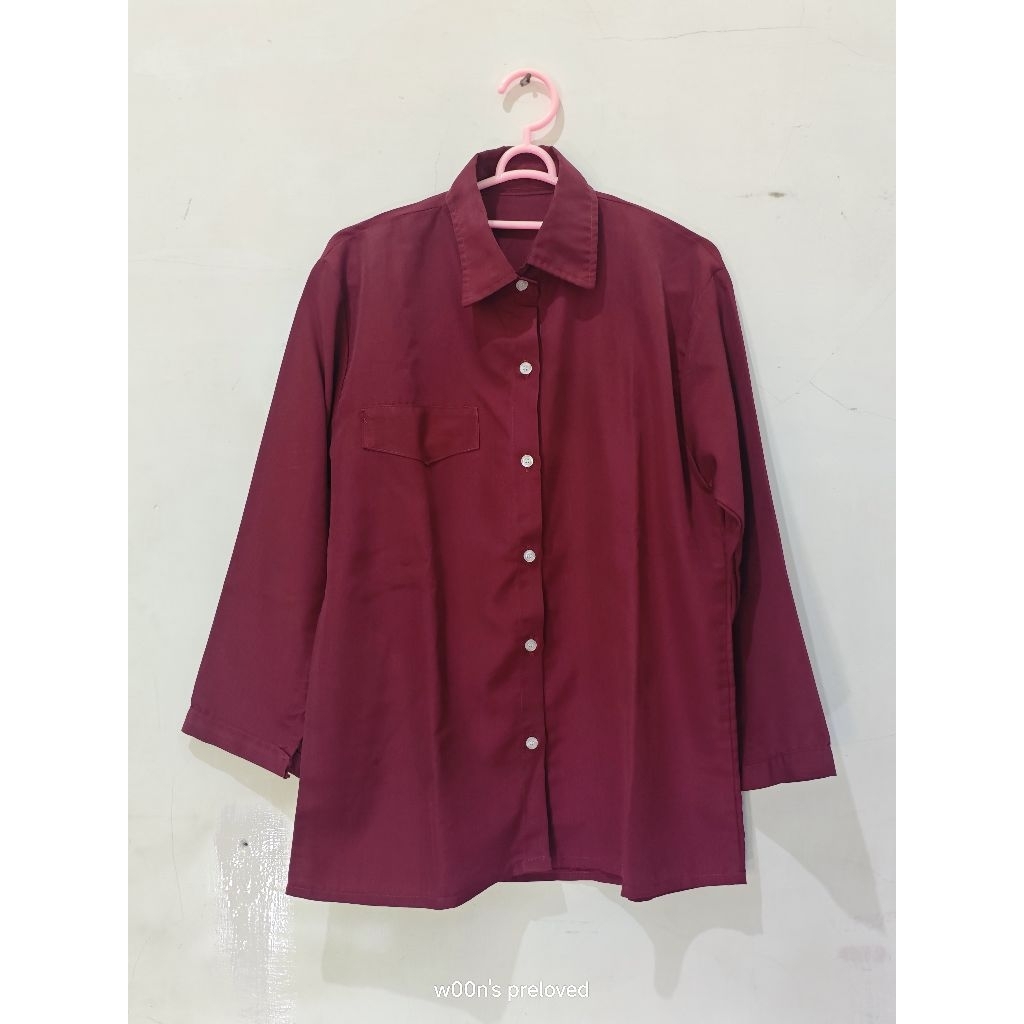 Kemeja Merah Maroon