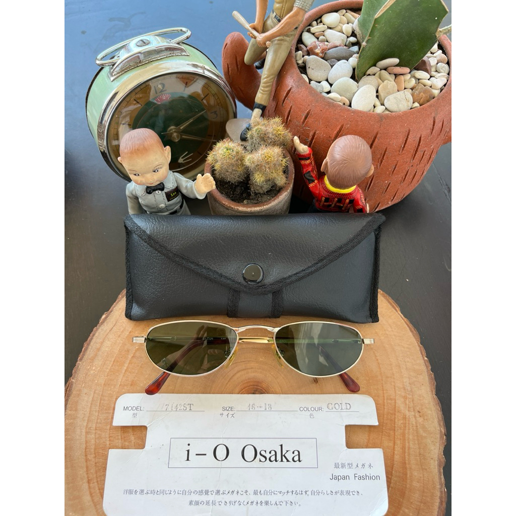 Vintage oval round sunglasses 80's Brand: Erol made in italy Size: 51-21-140mm Full tag logo brand F