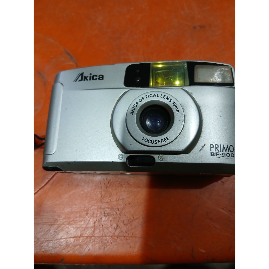 Kamera analog akica abu abu 55rb jadul antik vintage lawas display dianggap mati
