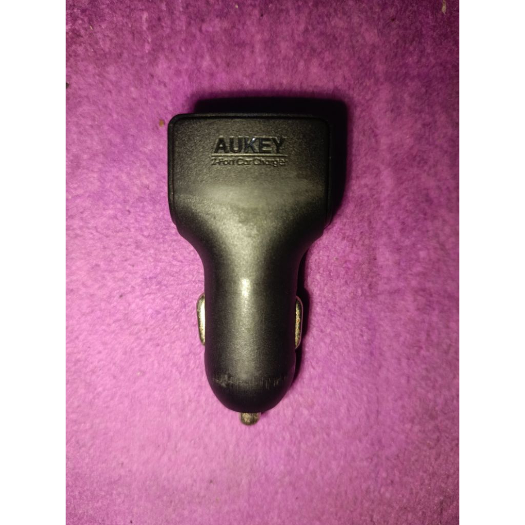 charger mobil aukey