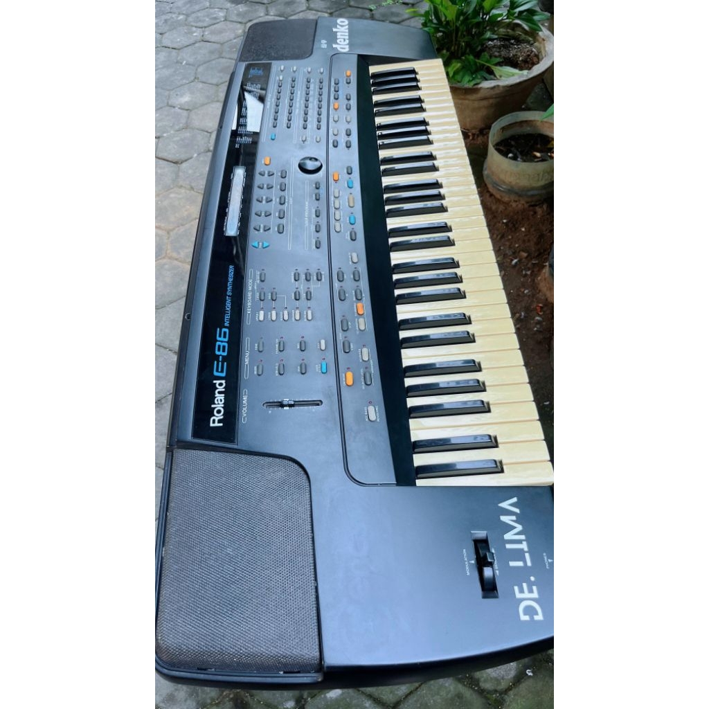 Roland E86 SpA