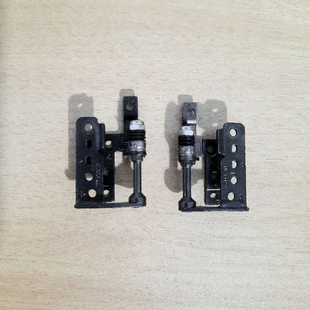 Engsel Notebook Asus E203M E203N Normal Tested Seken Original [ Hinge Hinges Second ]