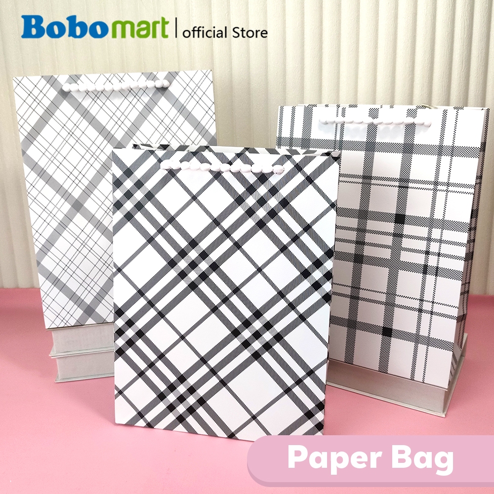 BOBOMART Paper Bag Gift Bag Motif Kotak Hitam Putih Tas Kado Tebal Handle Tali Elegan