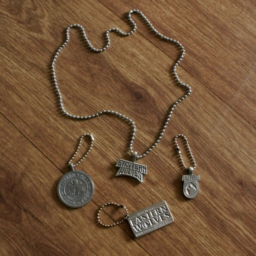 Kalung / Liontin / Pendant Eastern Wolves