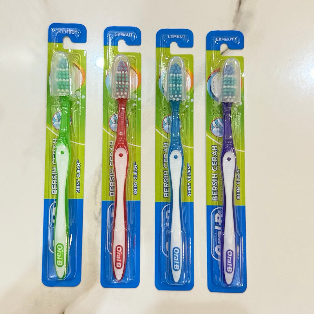 Sikat Gigi Shiny Clean/Lembut Oral-B 1 pcs