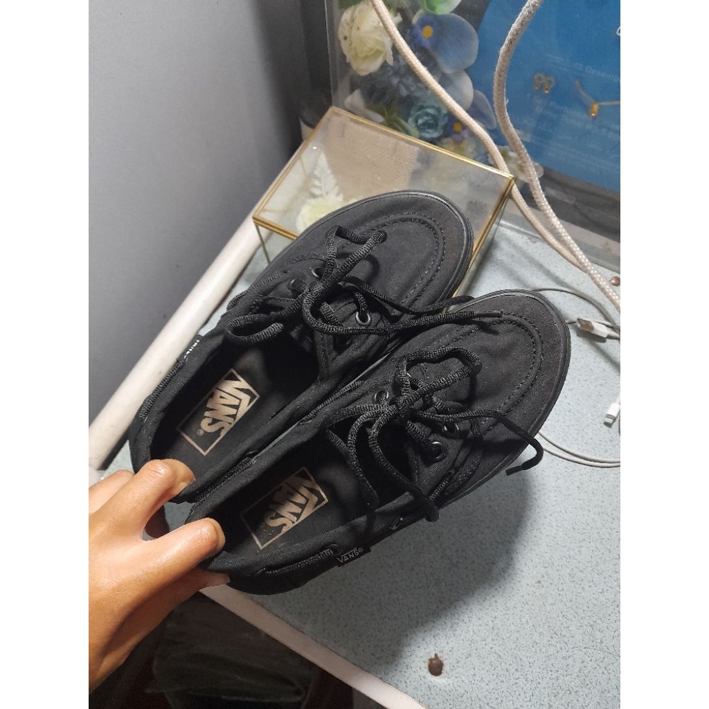 PRELOVED SEPATU VANS ZAPATO NO 36