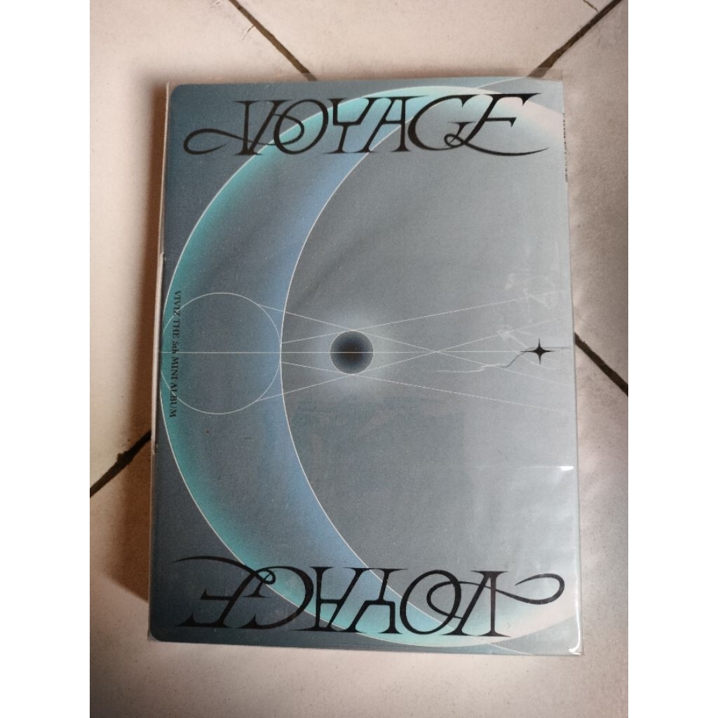 album only VIVIZ GFRIEND voyage