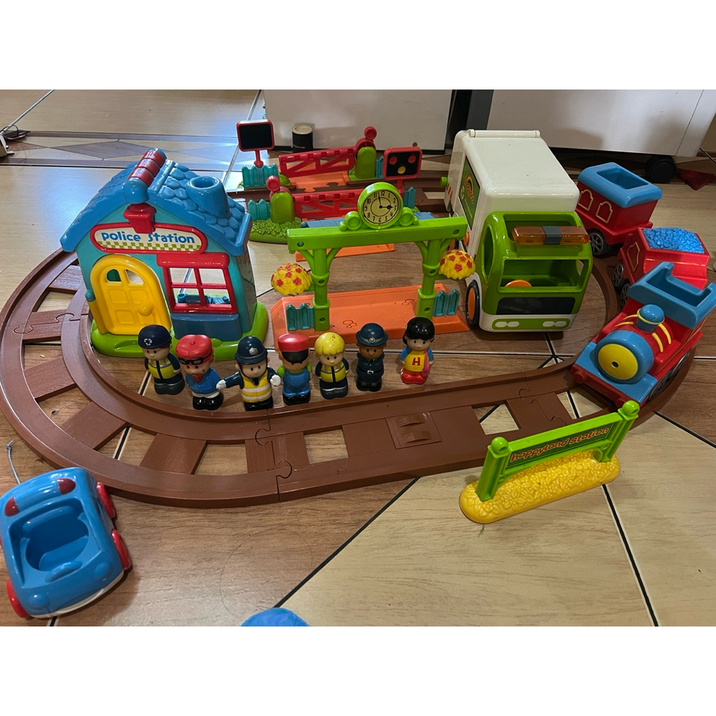 preloved set mainan elc mothercare happyland train police station garbage truck car
