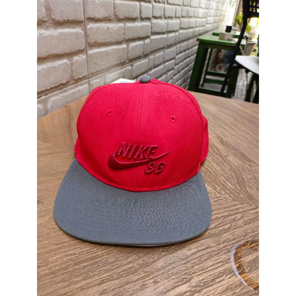 topi snapback nike SB preloved