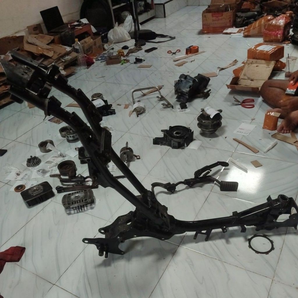 rangka original yamaha fizr  F1 F1ZR FIZ R fiz