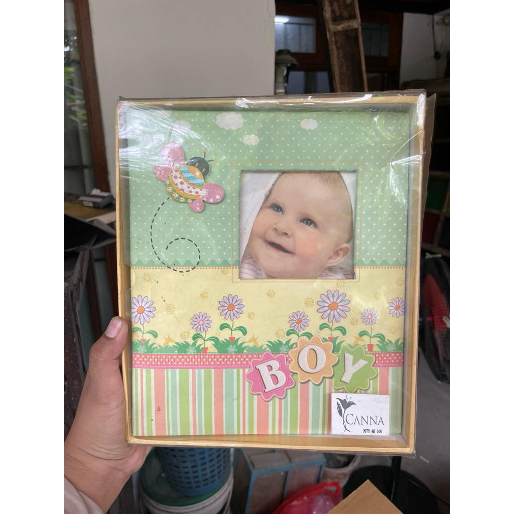 Album Foto Bayi Laki-Laki isi 50 Foto