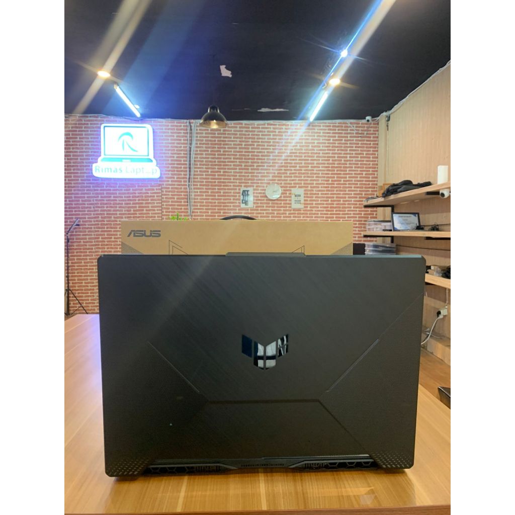 ASUS TUFF A15 AMD RYZEN 7 7445 HS