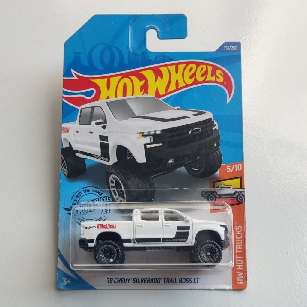 Hot Wheels 19 Chevy Silverado Trail Bos LT White - HW HOT TRUCK