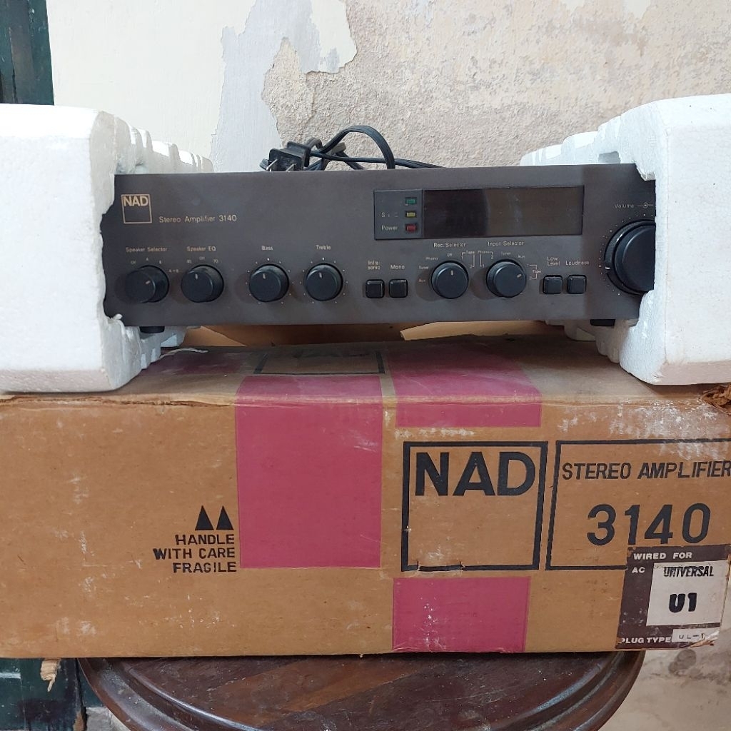 NAD 3140 STEREO AMPLIFIER