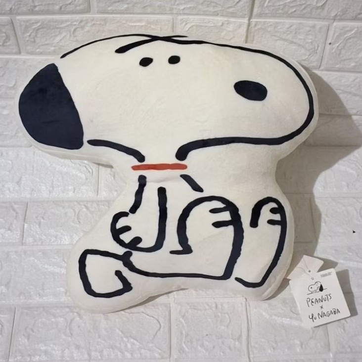 bantal snoopy snopi snopy newtag original.brand snoopy peanuts yu nagaba uniqlo bantal boneka besar 