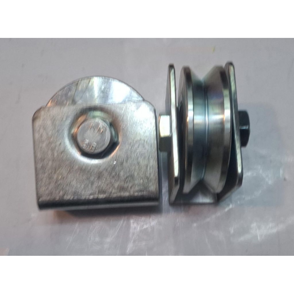 roda pintu pagar/roda pintu gerbang/roda besi 4 inchi heavy duty (rel siku) bull brand