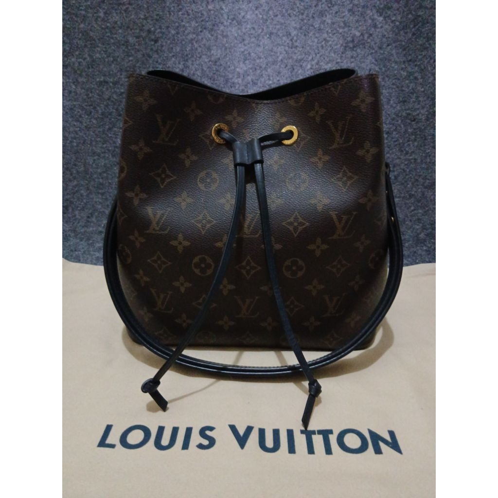 LV Neo Noe in Black 2021 Preloved with DB