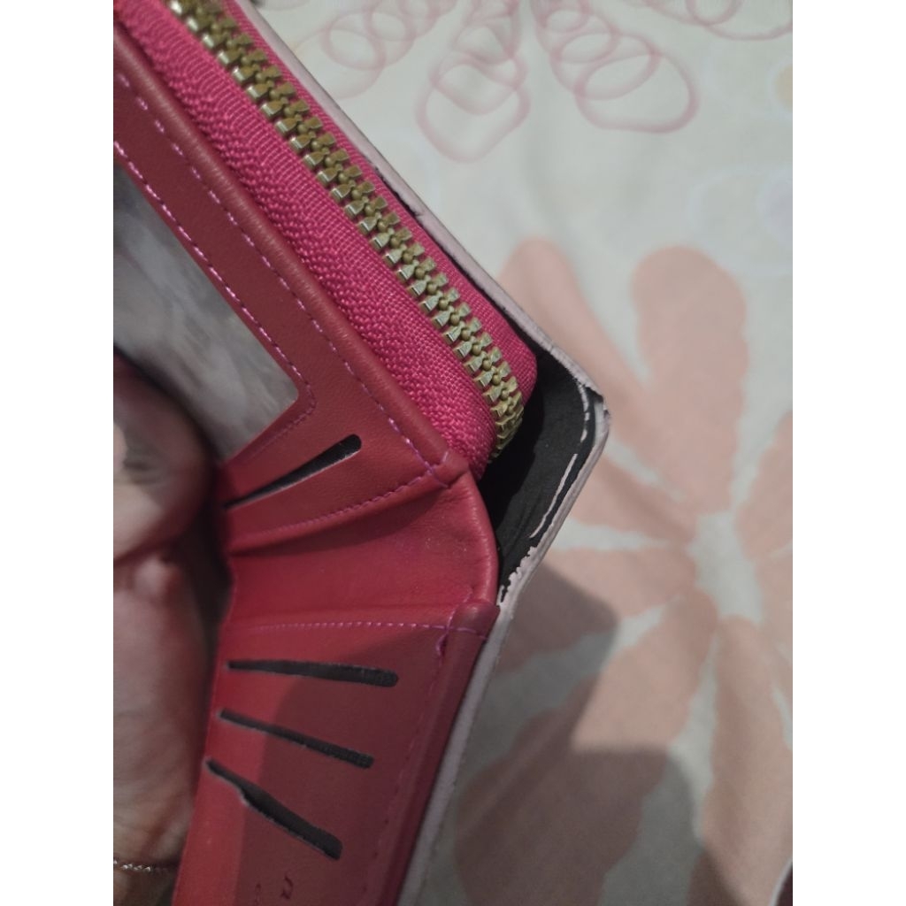 dompet lotso