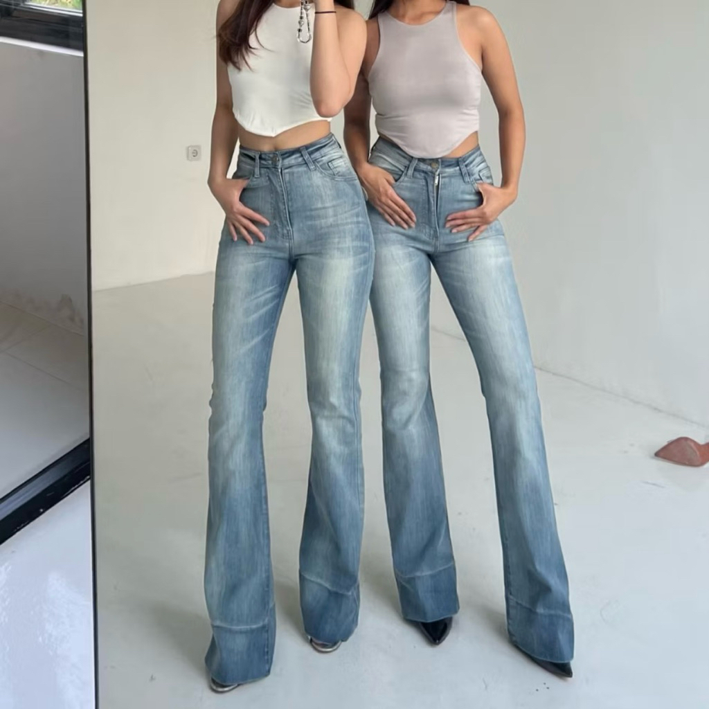 LADOUCE Mckenzie Flare Jeans
