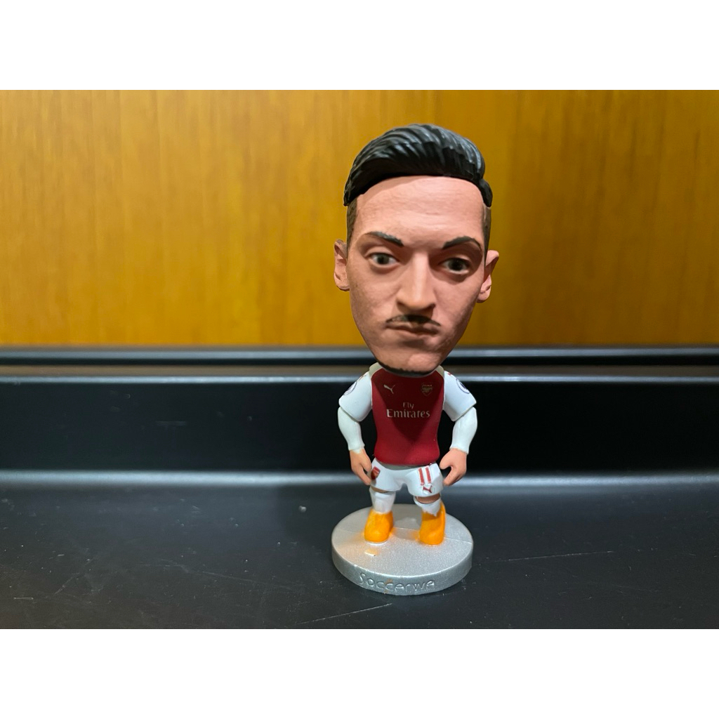 Soccerwe Soccer Action Figure - Mesut Ozil Arsenal ( REPAINT )