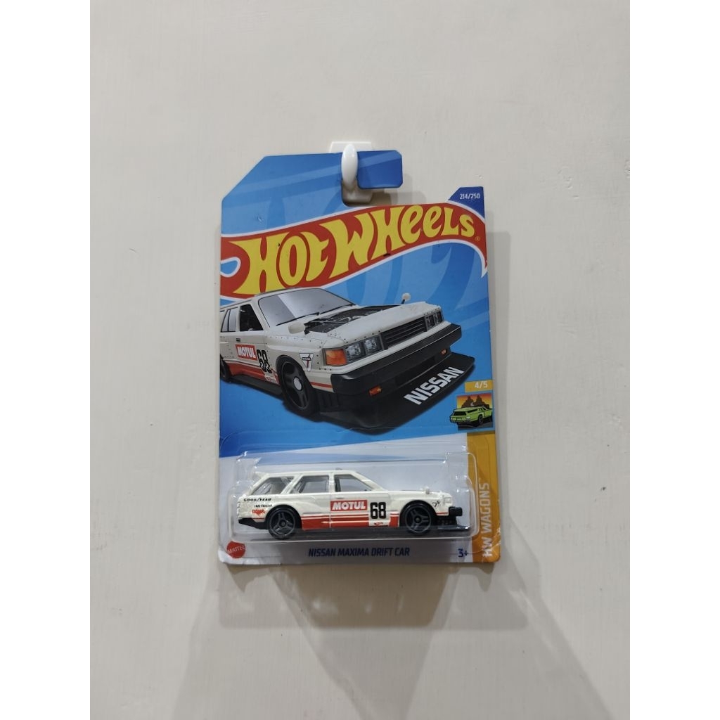 HotWheels Nissan Maxima Drift Car Putih