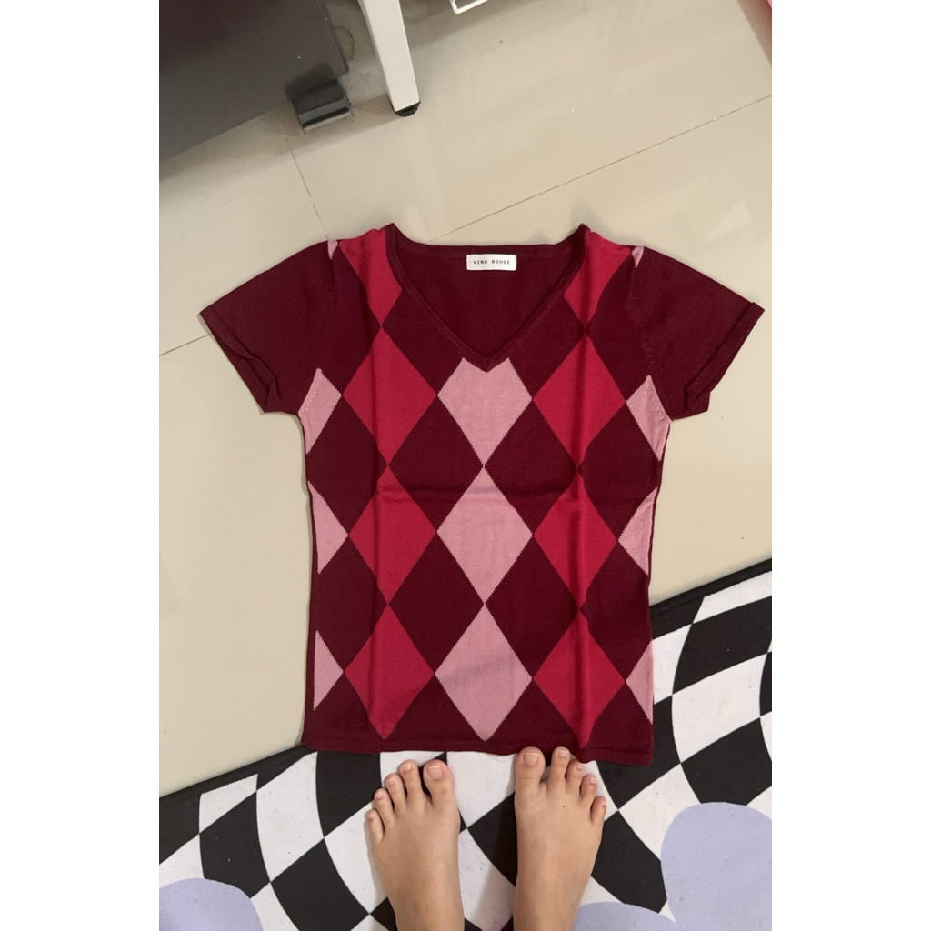 (Preloved) Kaos Motif Kotak Kotak - Vino Rouge