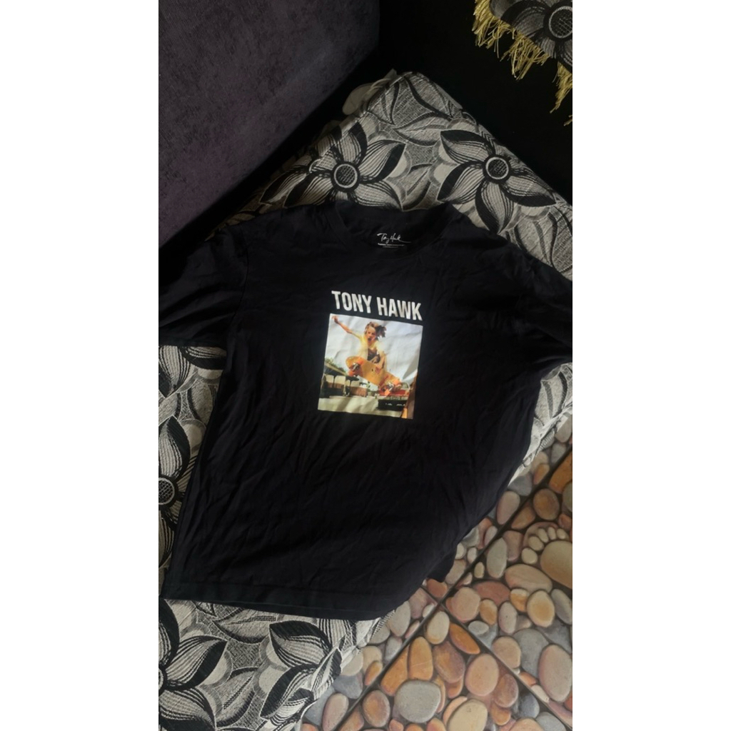 Kaos art skateboard Tony Hawk x GU
