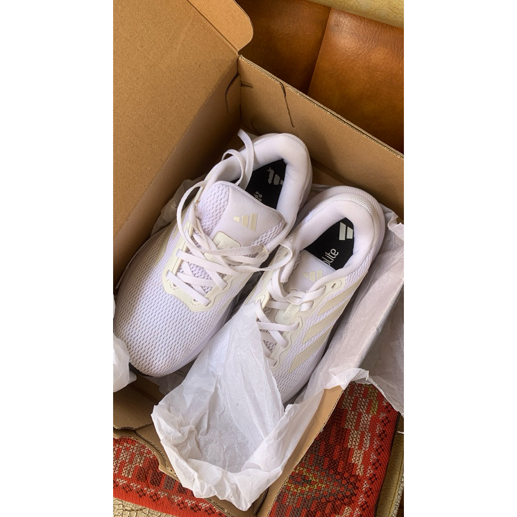 ADIDAS Sepatu Running Response White