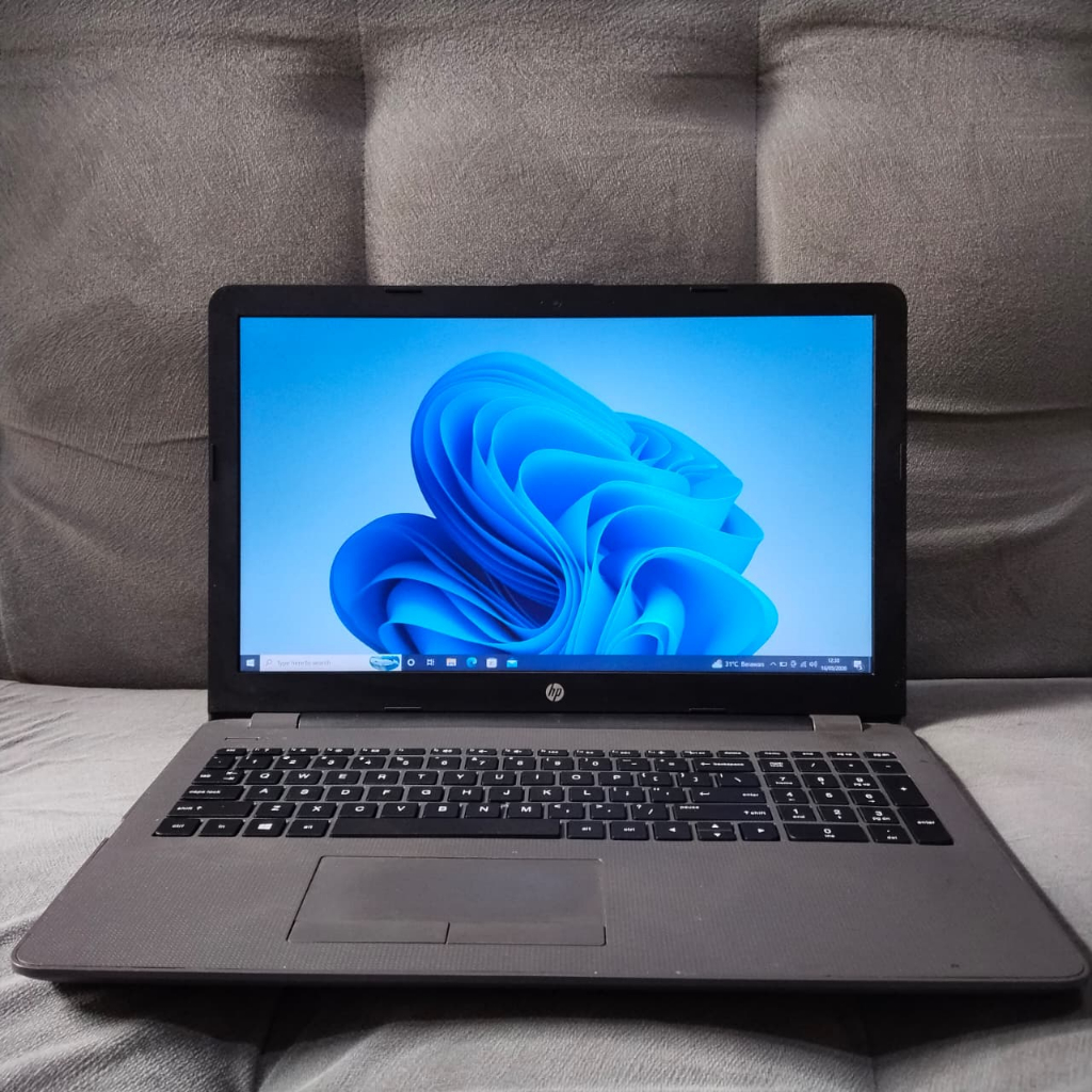 HP 250 G6 Notebook Core i5-7200U Laptop Kencang untuk Kerja, Sekolah & Multitasking, RAM 4GB Lancar,