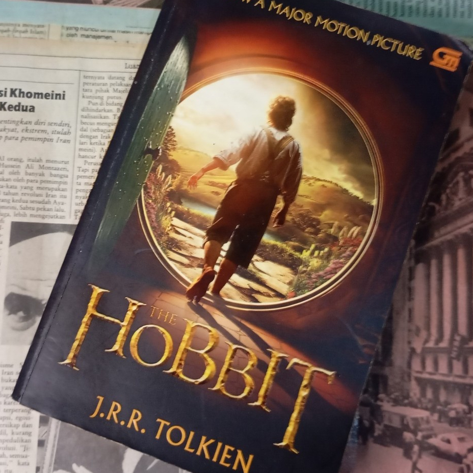 Novel The Hobbit - J.R.R. Tolkien