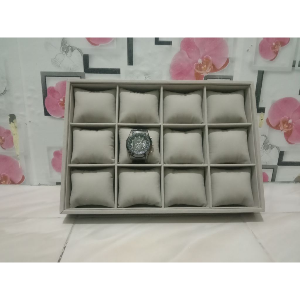Display baki jam tangan gelang  emas