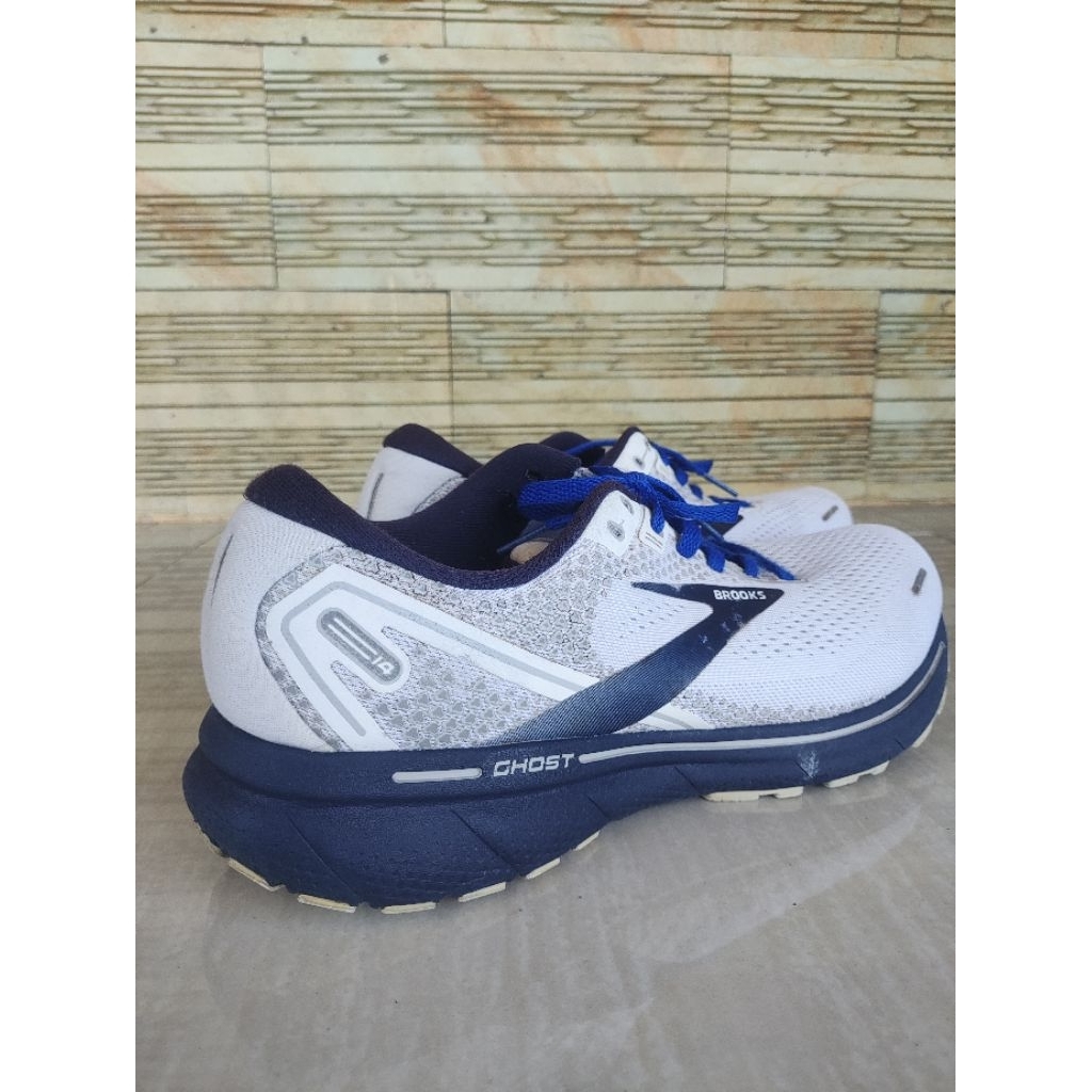 Sepatu Running Brooks Ghost 14