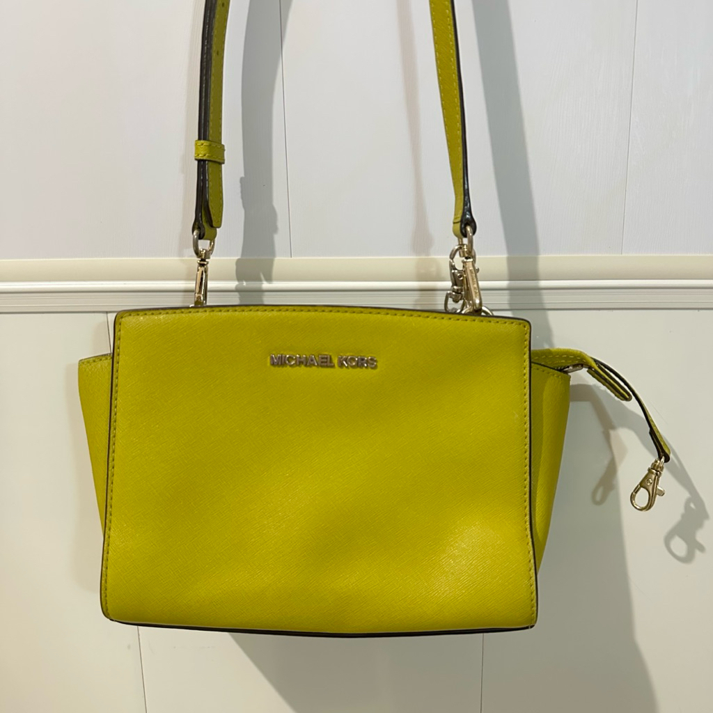 [100% Preloved Ori] Michael Kors Crossbody Bag Hijau / Michael Kors Sling Bag Lime Green / Tas Wanit