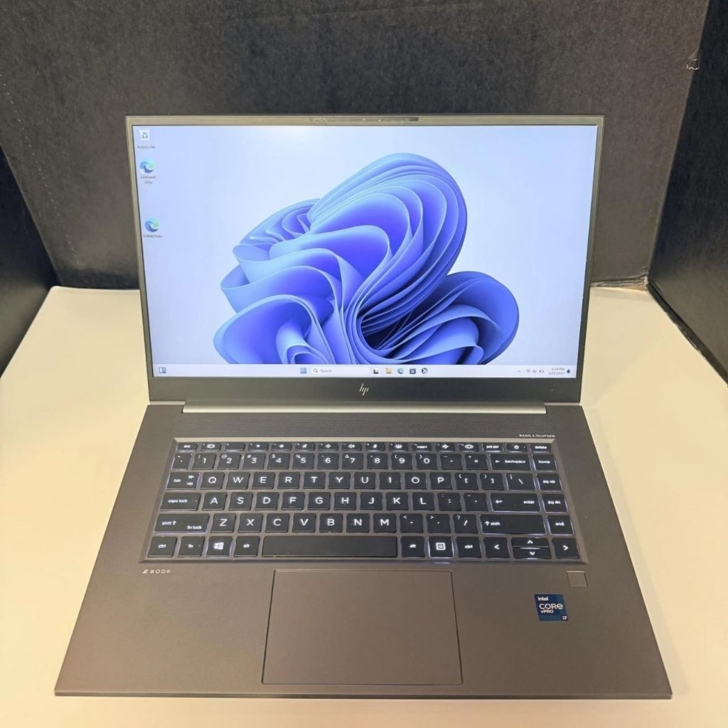 HP ZBOOK STUDIO G8